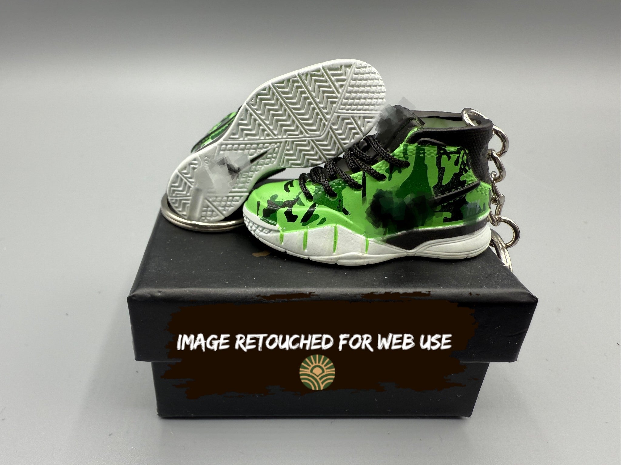 1:6 Mini Sneaker Keychain – Mamba Style “Green Camo”