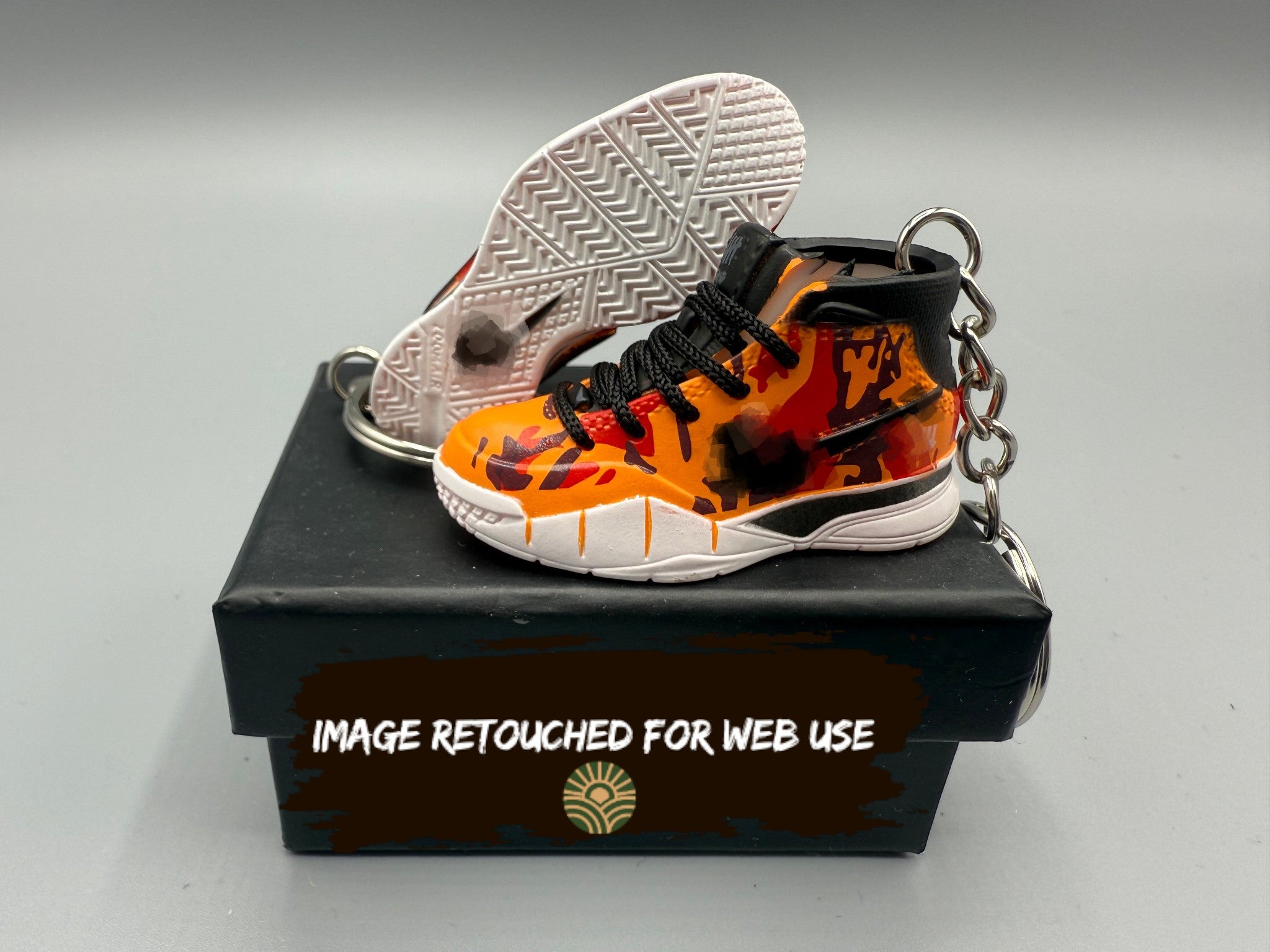 1:6 Mini Sneaker Keychain – Mamba Style “Orange Camo”
