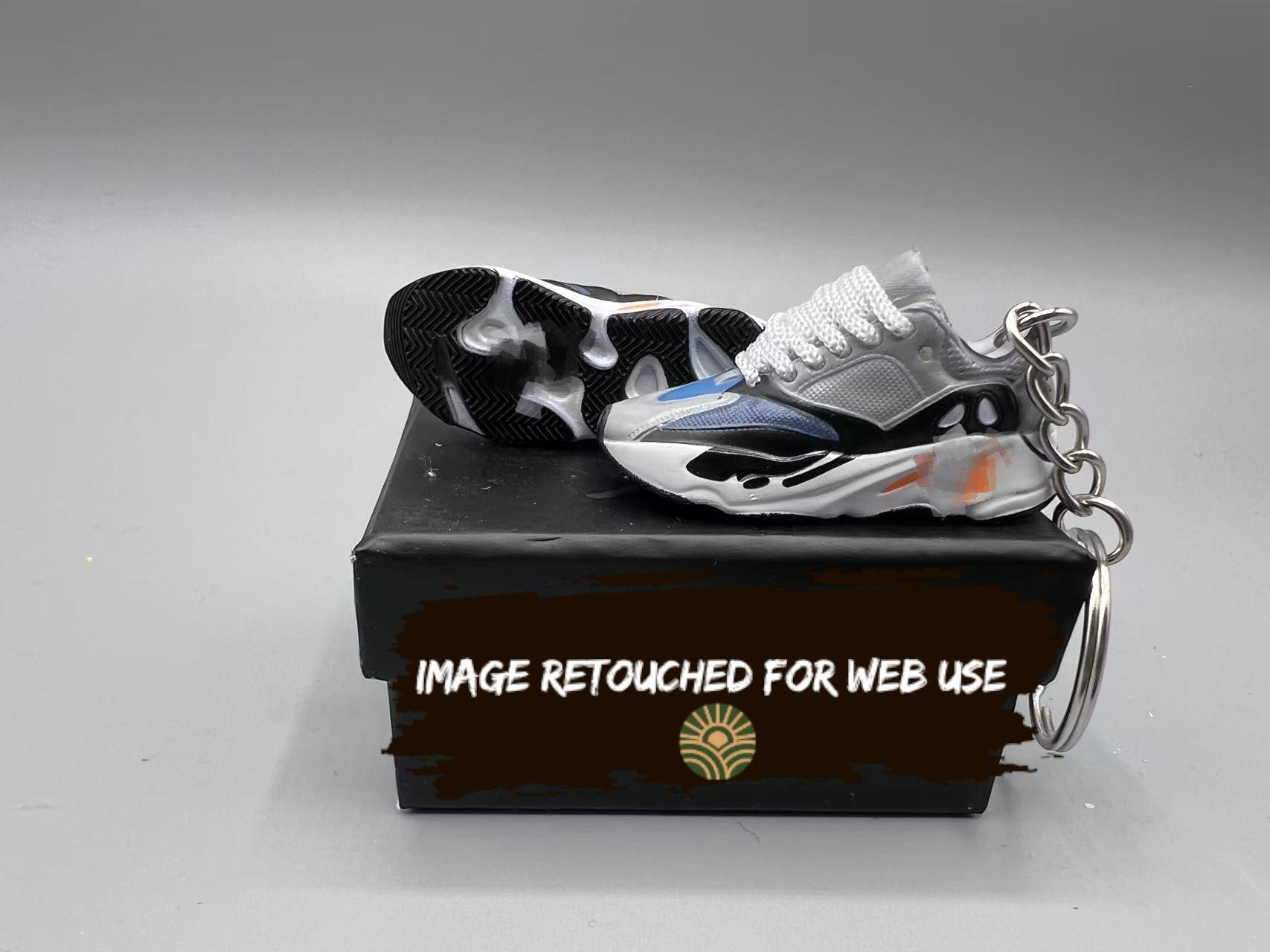 1:6 Mini Sneaker Keychain – YZY 700 Style "Runner White Lace"