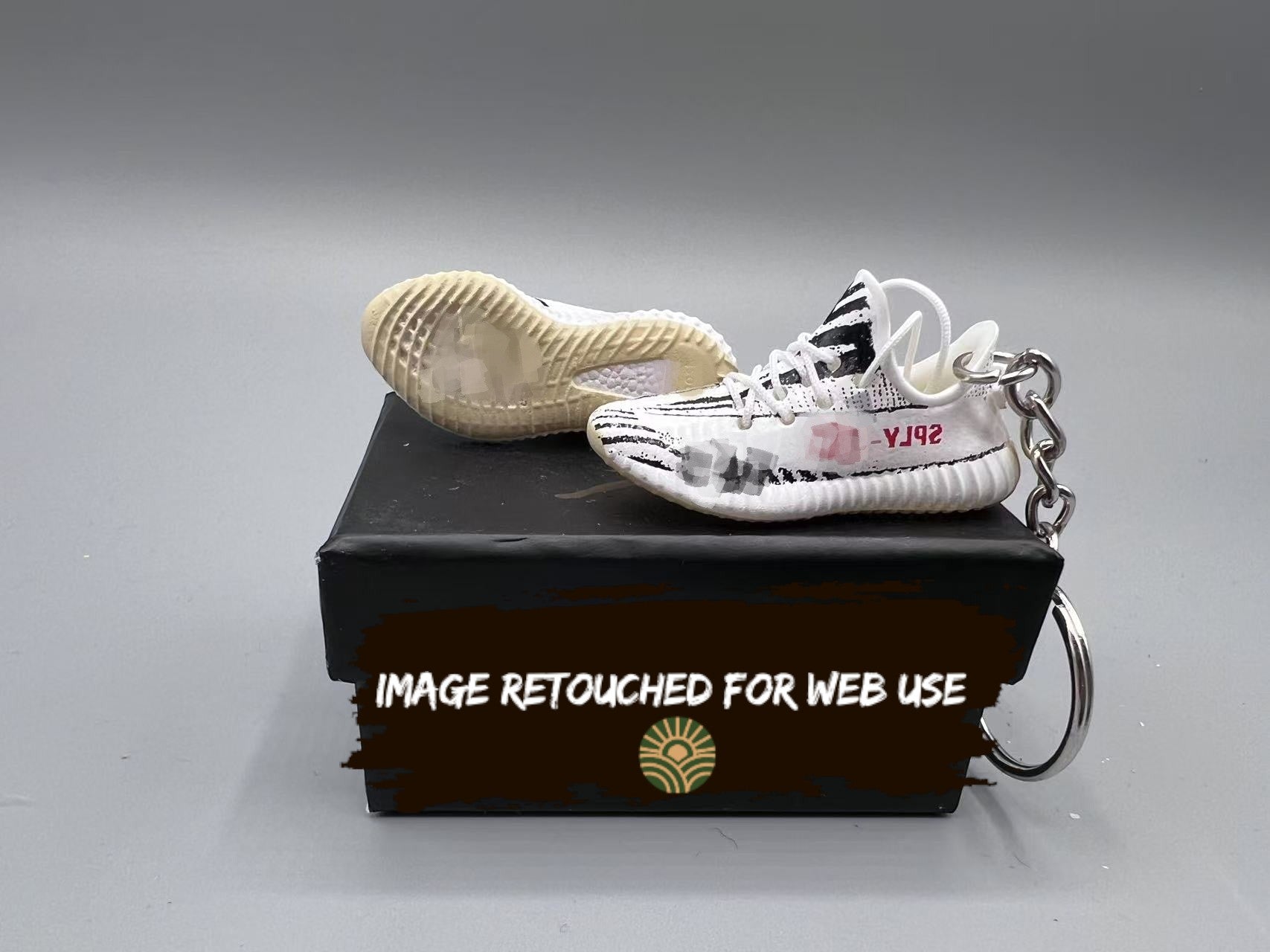 1:6 Mini Sneaker Keychain – YZY 350 Style "Zebra"