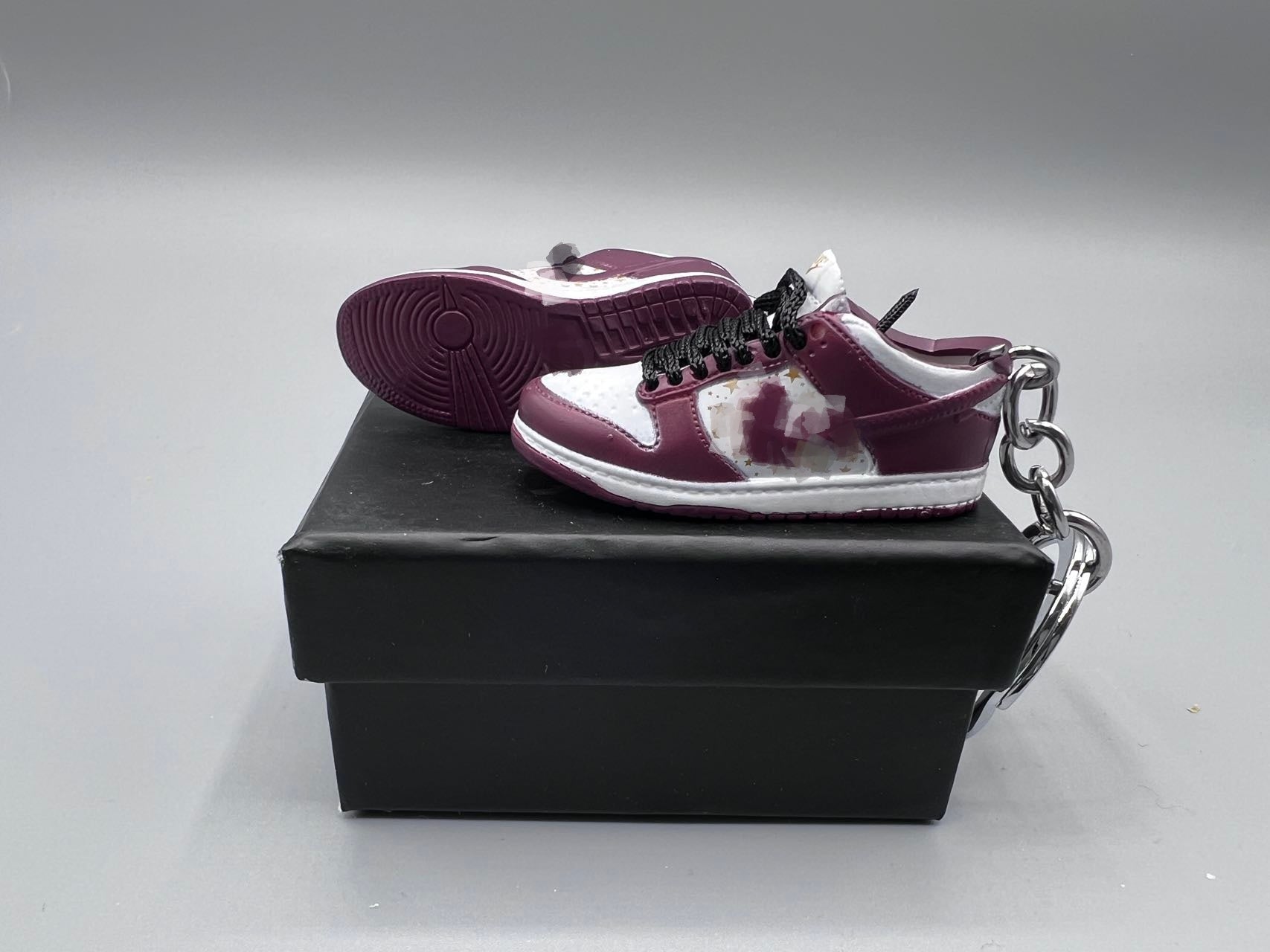 1:6 Scale Mini Sneaker – "Street Box Star Red"