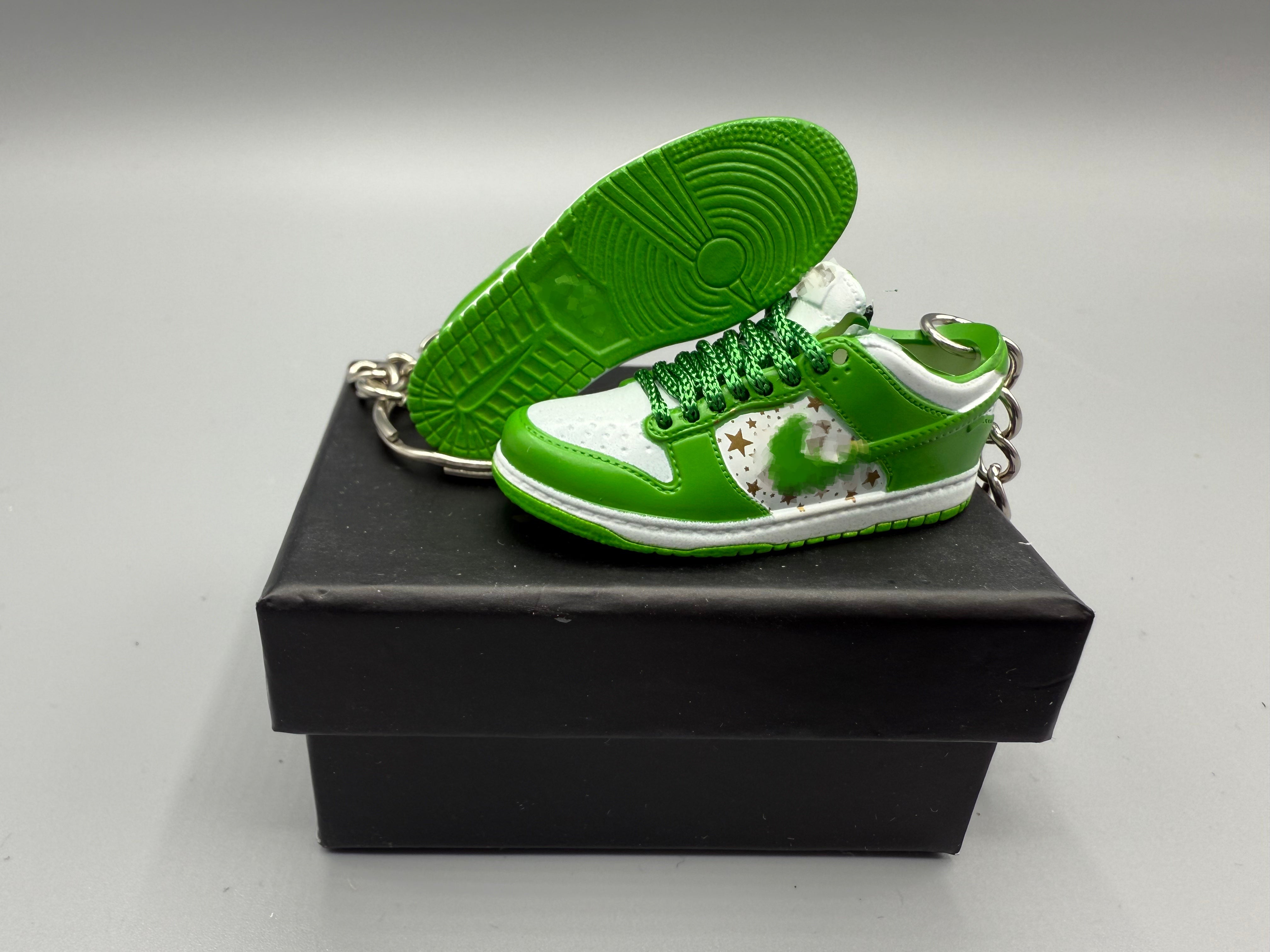 1:6 Scale Mini Sneaker – "Street Box Star Green"