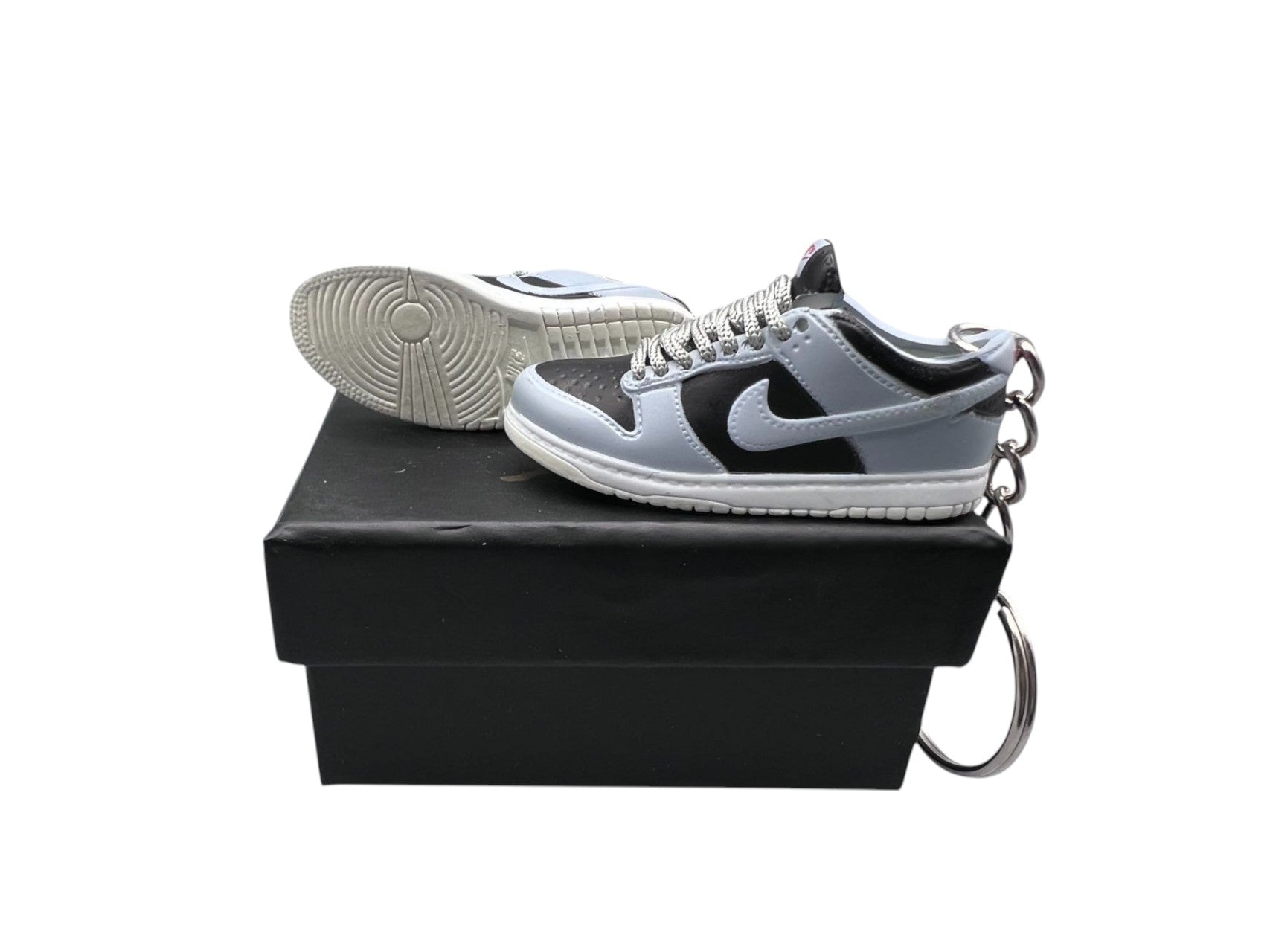 【Atmos OG】SB Dunk Shoe Keychain image 0