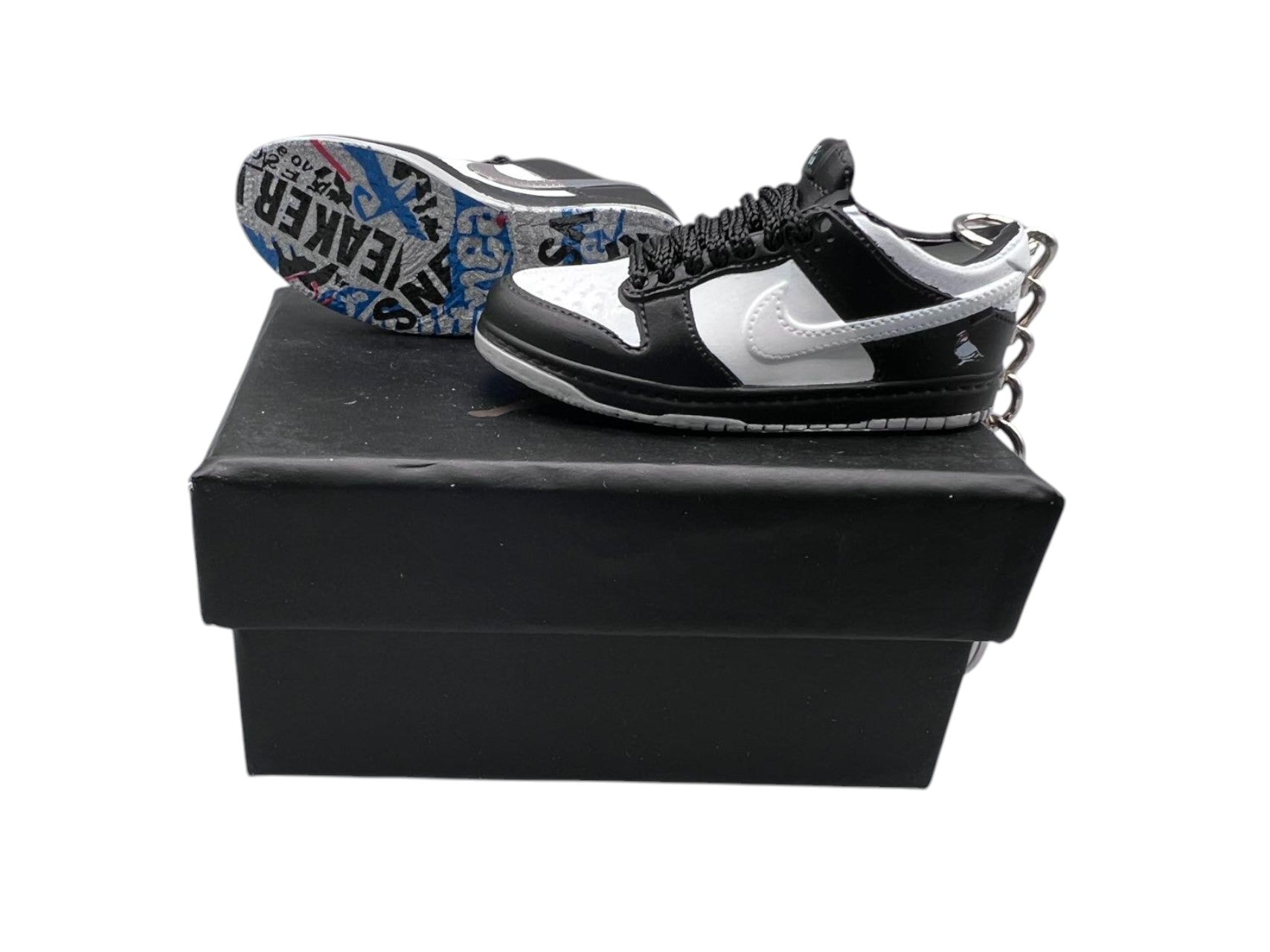 【Panda Pigeon】SB Dunk Shoe Keychain image 0