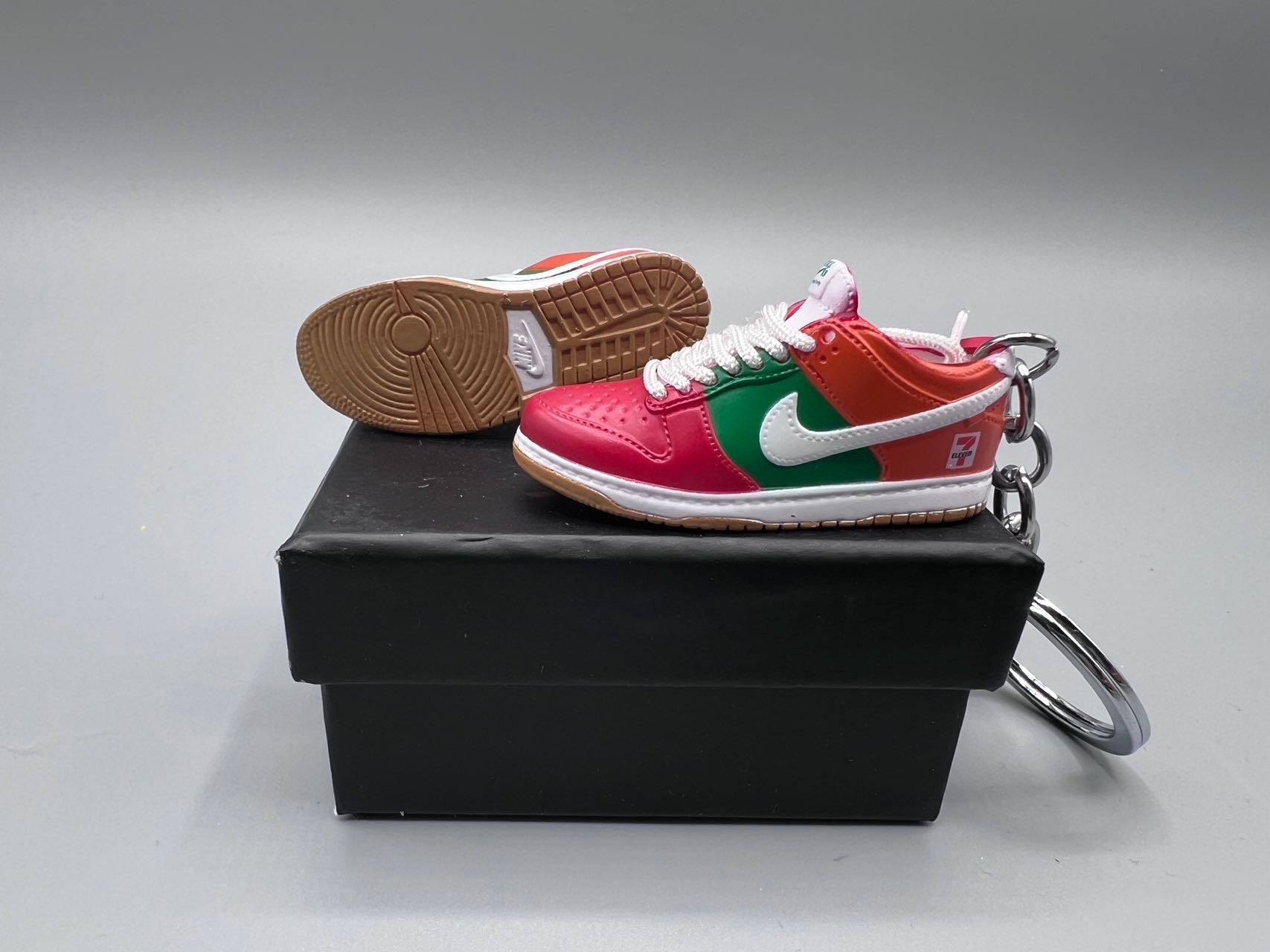 1:6 Scale Mini Sneaker – "7"