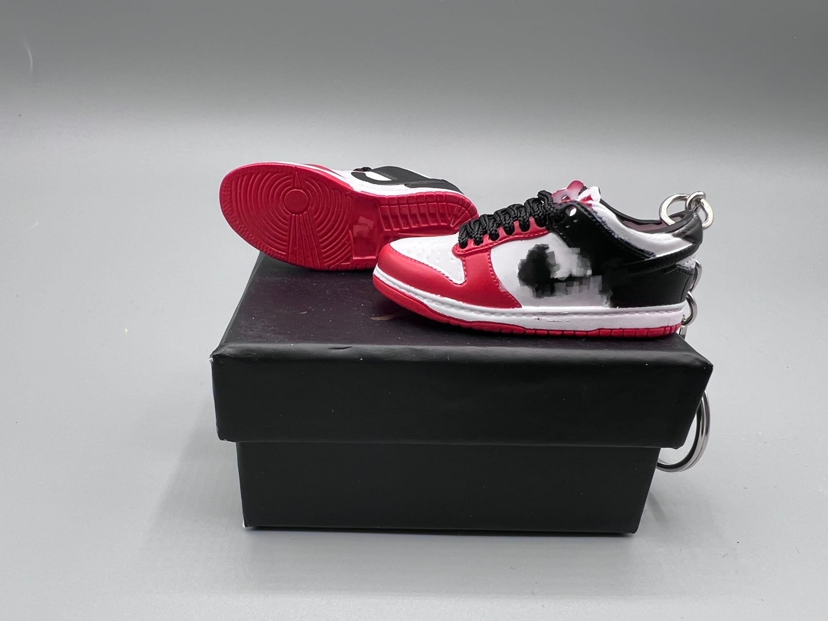 1:6 Scale Mini Sneaker – "75 Chicago Red/Black"
