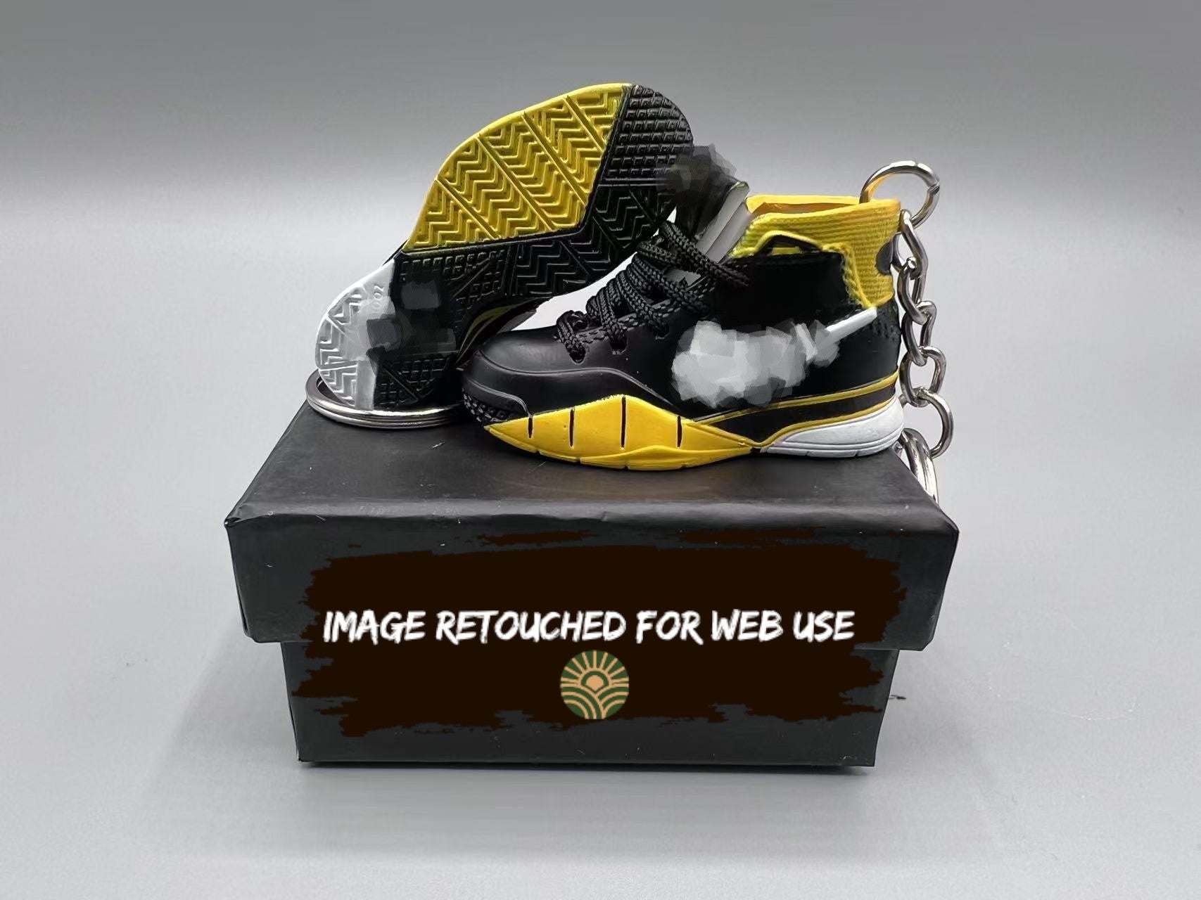 1:6 Mini Sneaker Keychain – Mamba Style “Black Maize”
