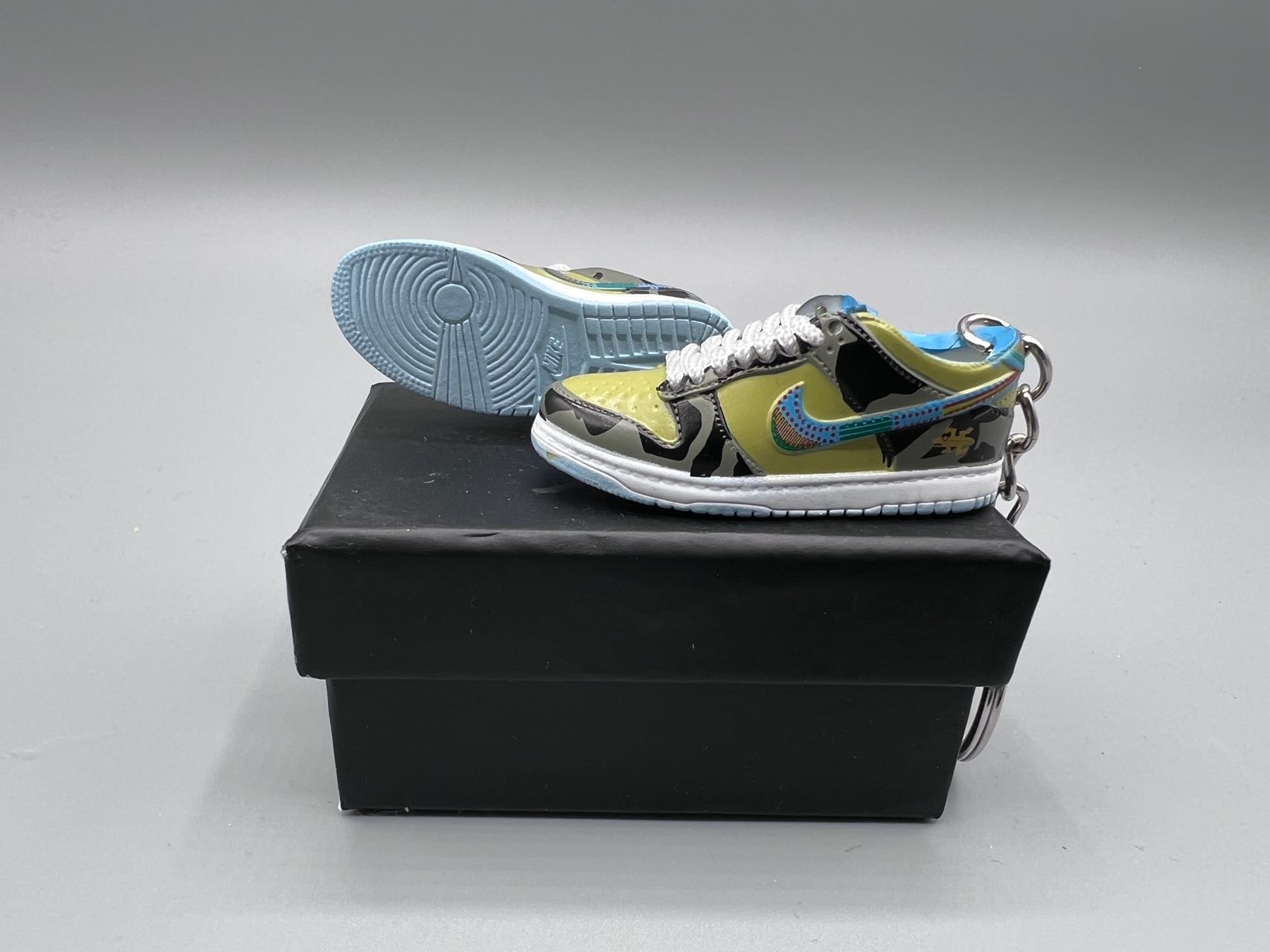1:6 Scale Mini Sneaker – "SF-Style Tribal Green"