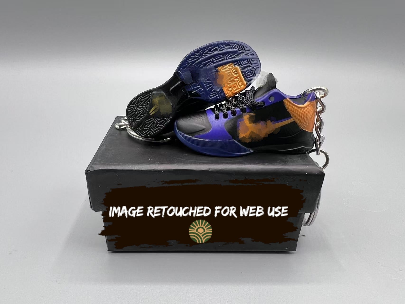 1:6 Mini Sneaker Keychain – Mamba Style “Purple & Gold Legacy”