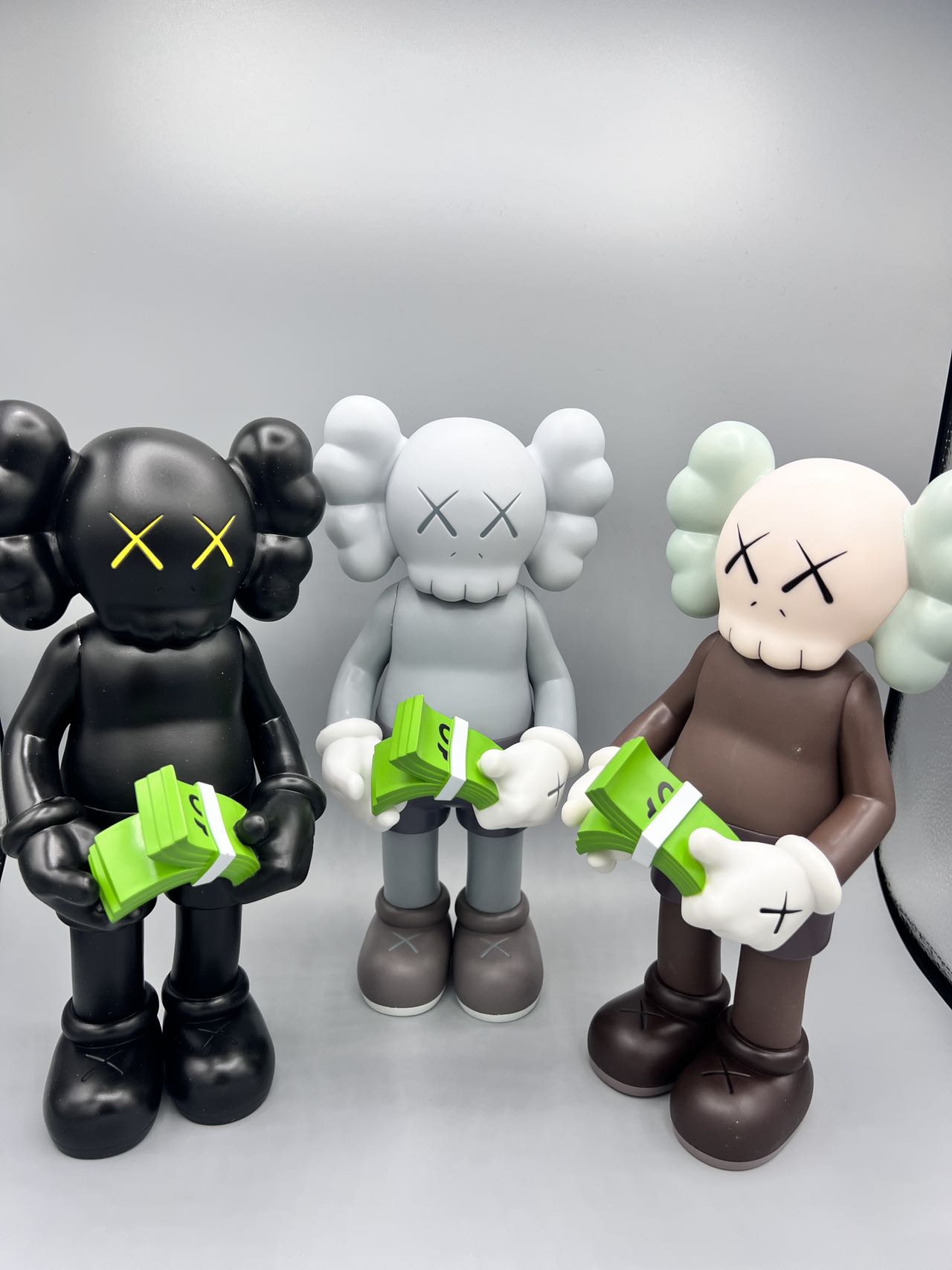 For Kaws【Cash/ Money Band】Vinyl Figure image 1