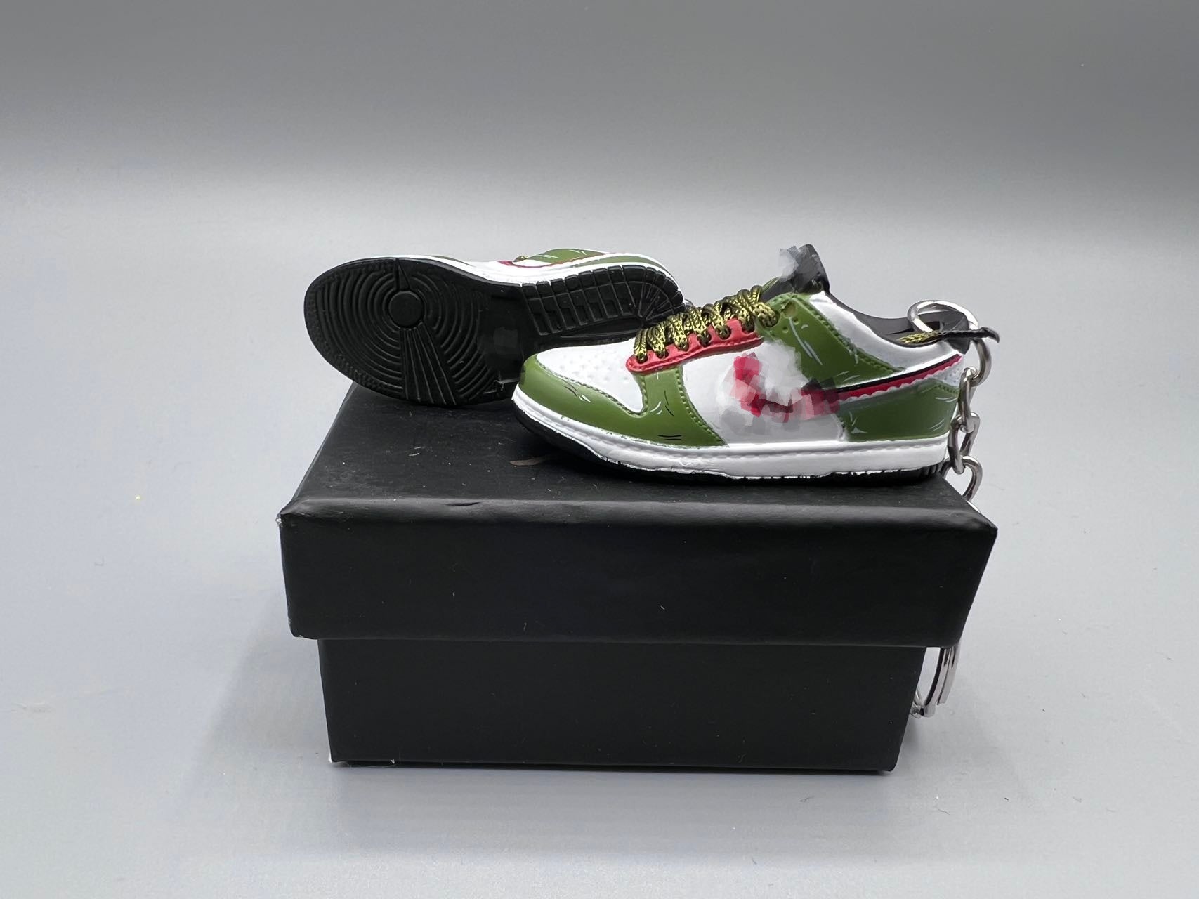 1:6 Scale Mini Sneaker – "Zoro"