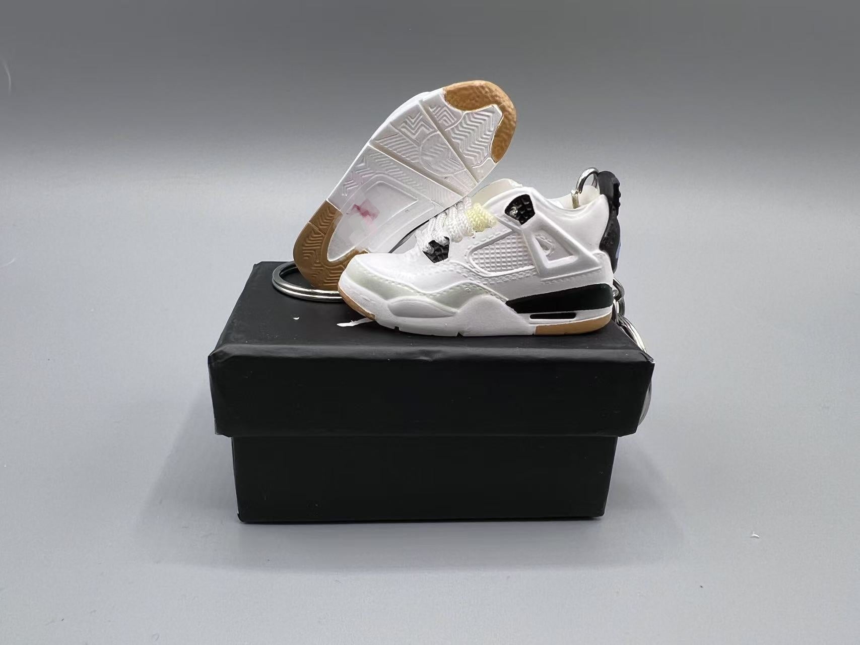 “SB Black/White Style” | Model J4