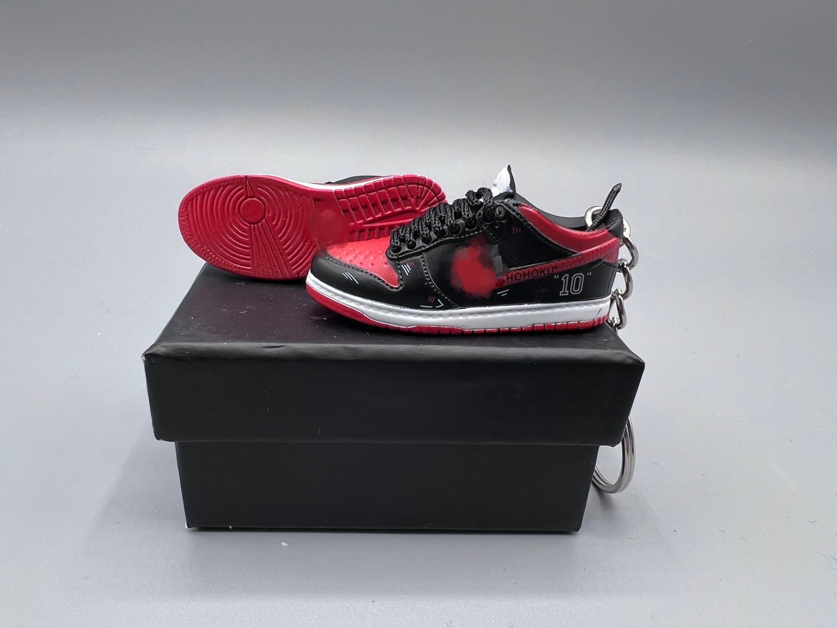 1:6 Scale Mini Sneaker – "Slam Dunk"