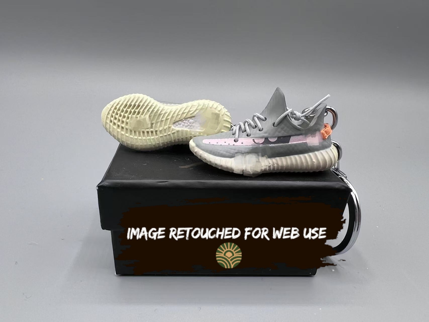 1:6 Mini Sneaker Keychain – YZY 350 Style "True Grey"
