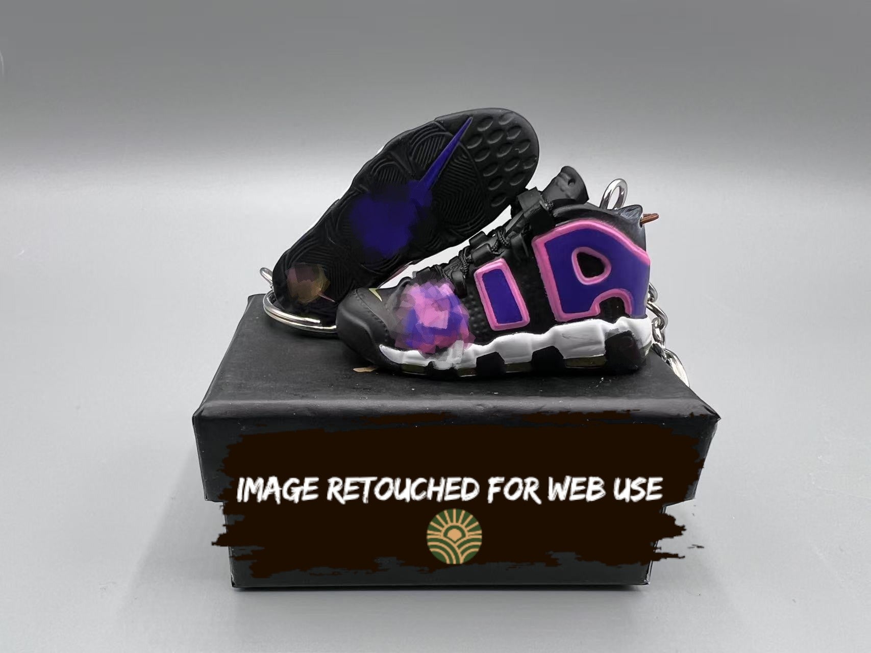 1:6 Mini Sneaker Keychain – Classic “Black Court Purple”