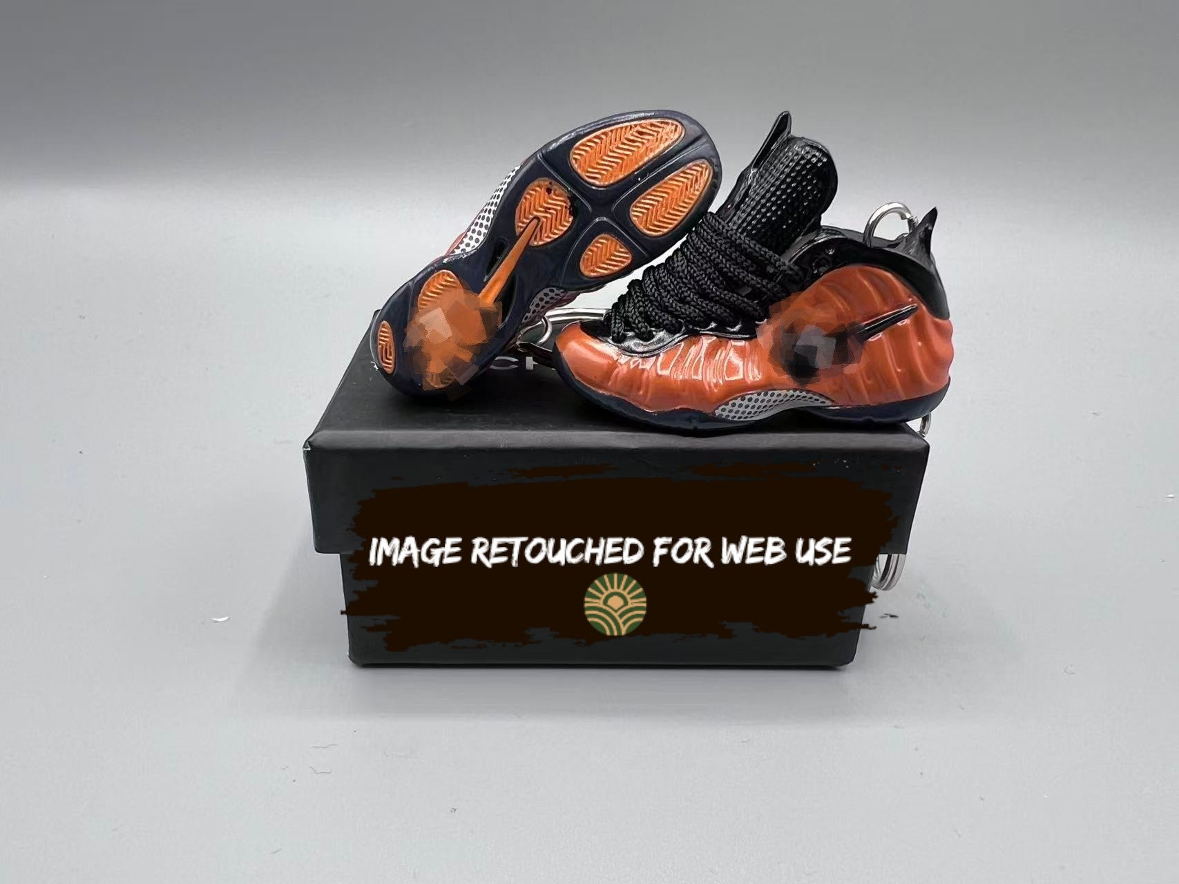 1:6 Mini Sneaker Keychain – Foam Style “Copper/Black”