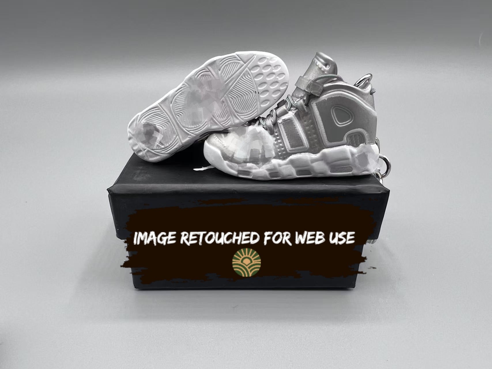 1:6 Mini Sneaker Keychain – Tempo “Loud & Clear”