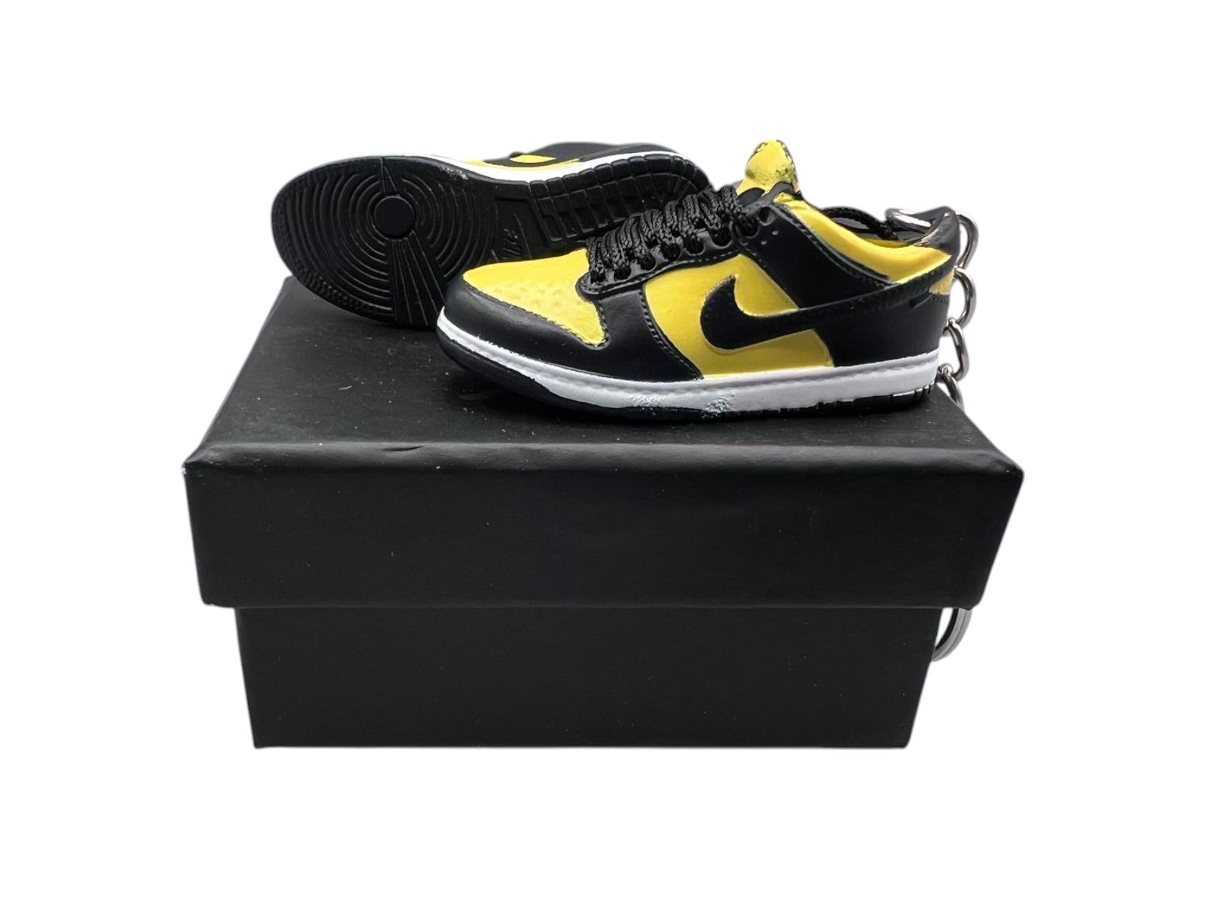 【Michigan】SB Dunk Shoe Keychain image 0