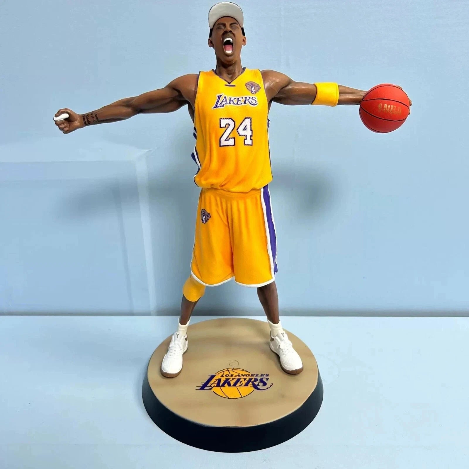 NBA Kobe Bryant Lakers Figure Statue Commemorative Model Boxed 13in New