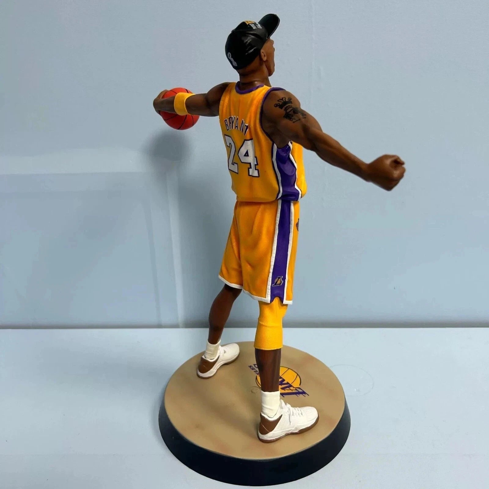 NBA Kobe Bryant Lakers Figure Statue Commemorative Model Boxed 13in New