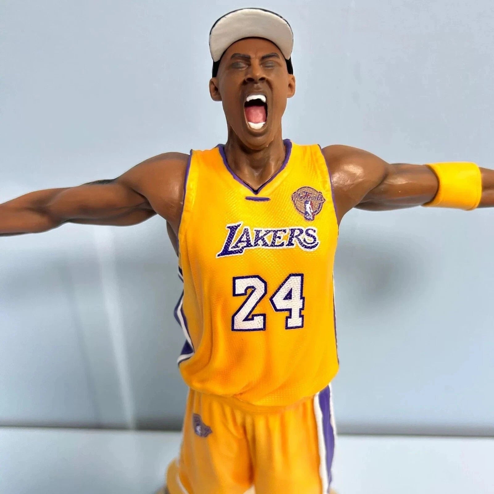 NBA Kobe Bryant Lakers Figure Statue Commemorative Model Boxed 13in New